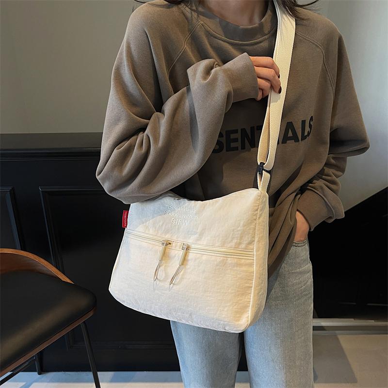 Solid Color Women's Portable Shoulder Bag Simple Female Nylon Cloth Padded Crossbody Bags Travel Purse Handbags Messenger Bag