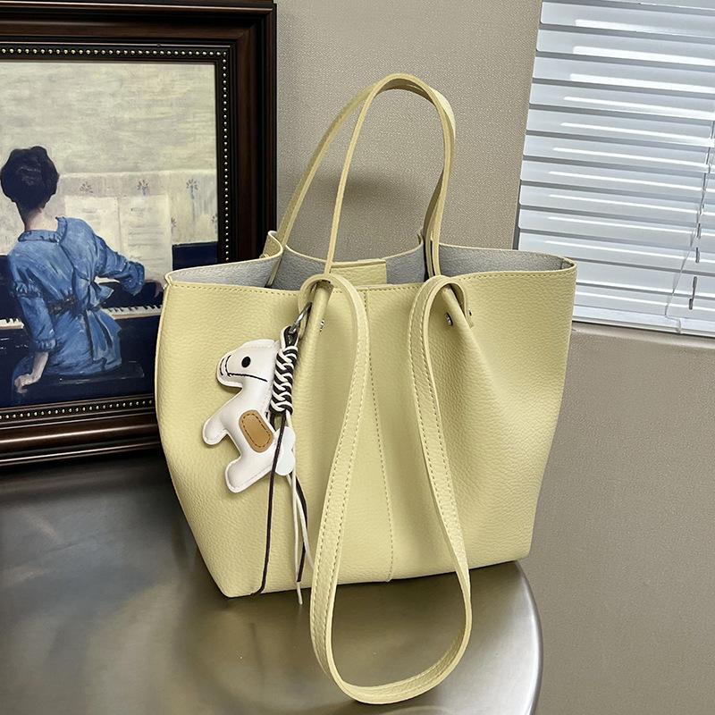 New Commuter Large-Capacity Tote Bag Fashionable And Casual Personalized Shoulder Bag Texture Simple Handbag Women