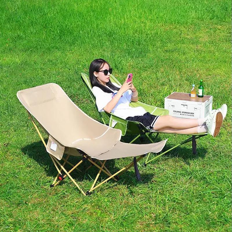 Verstellbarer Outdoor Klapp-Mondstuhl mit Fußstütze für Camping, Picknicks und Kunstskizzen