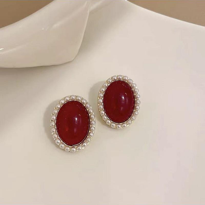 Korean Elegant Pearl Stud Earrings for Women: Versatile, High-Class Style Jewelry