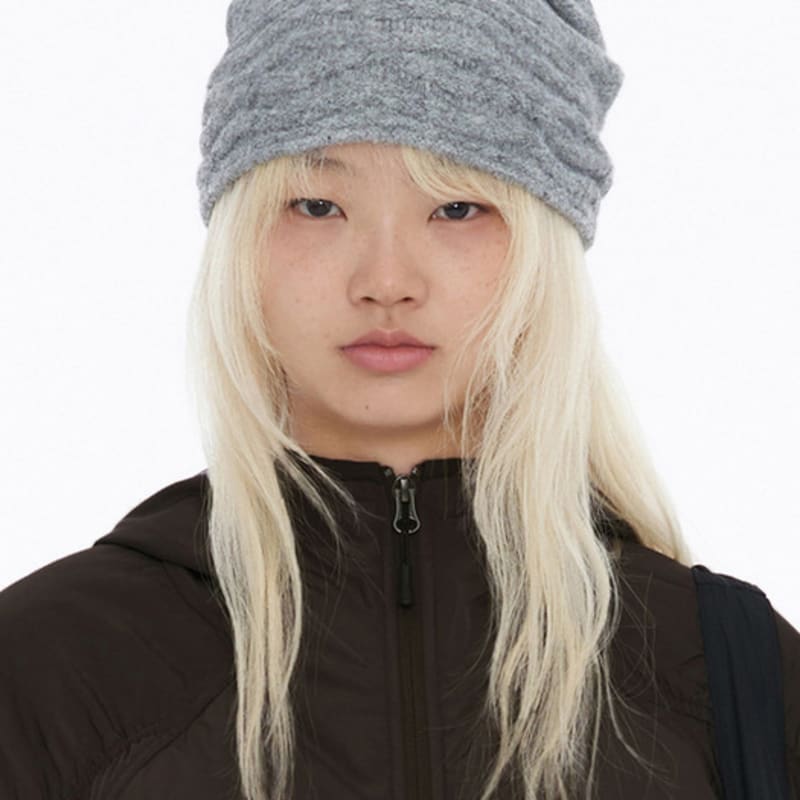 

WELLBEING EXPRESS Шапка-бини оверсайз с волнистым узором серая OS