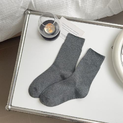 Simple Colored Women Socks Casual Breathable Ladies Korean Socks Plain Soft Daily Female Crew Socks Trendy Solid Color 2026 New
