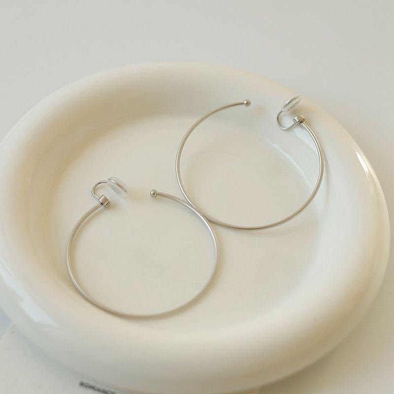 

Beautiful inside Fashion Elegant Big Circle Non-Piercing Ear Clip Fancy Exaggerated Trendy Niche Design Earrings Female Silver 5.5 Large Plain Hoop Ear Clips