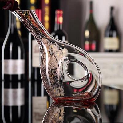 Weindekanter, Weinbelüfter aus Kristallglas, mundgeblasenes bleifreies Kristallglas, abgeschrägtes schneckenförmiges Design, Weingeschenkzubehör
