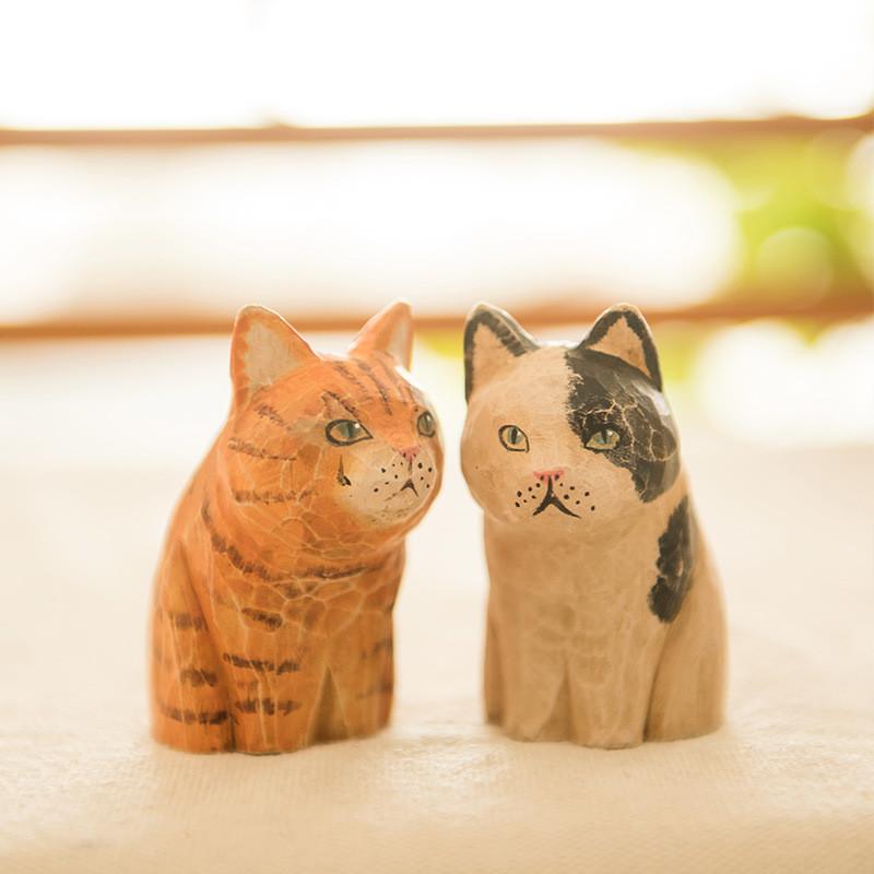 Wooden Cat Sculpture Vintage Desk Ornament For Office Decor And Gift Giving
