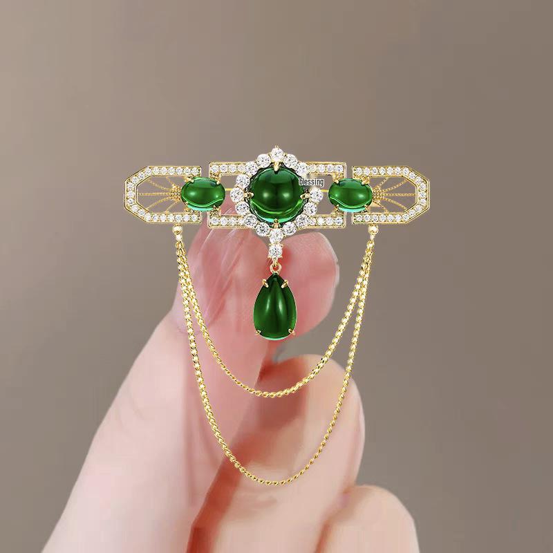 Elegant Pearl Brooch for Women's Suits - High-End Jewelry Pin