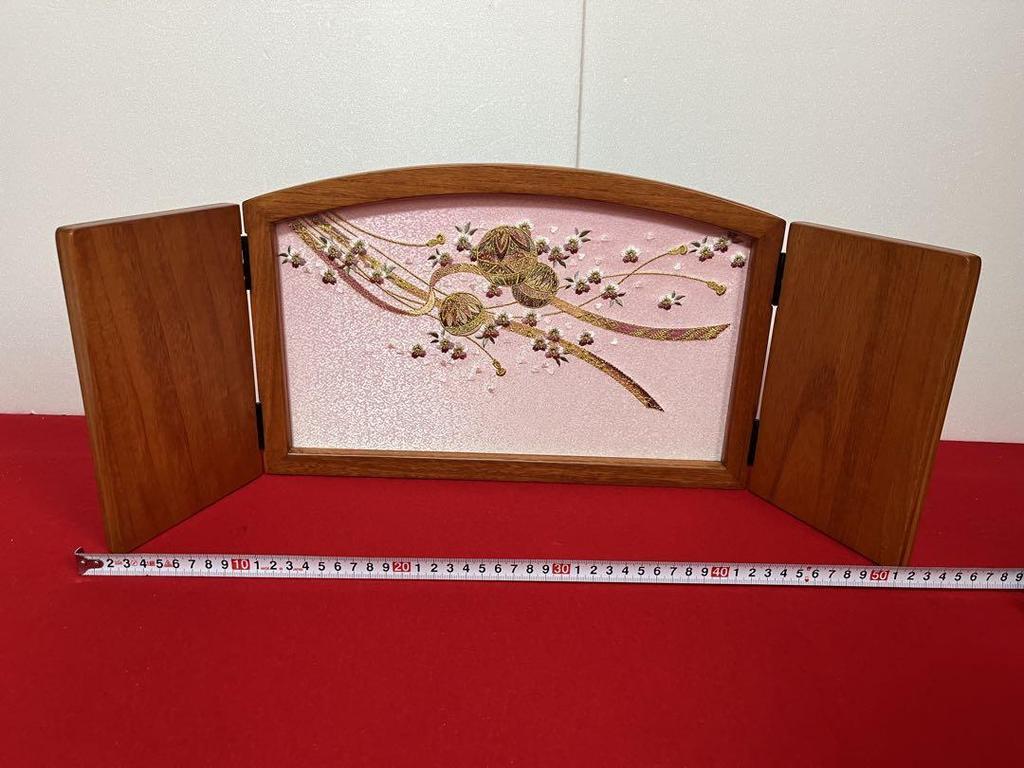 [USED] 24.5cm tall R-shaped three-fold folding screen with ball and cherry blossom pattern