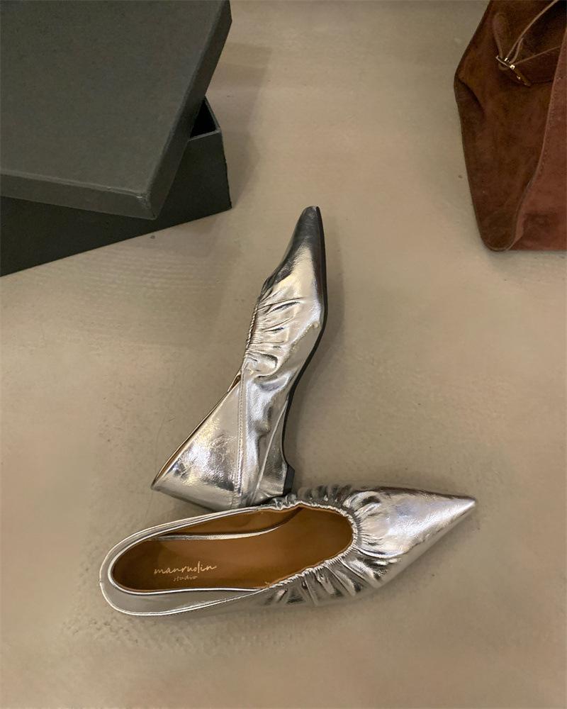 

2025 new light luxury high-end women s shoes new lazy wind super soft grandma shoes four seasons flat bottom casual cowhide tip 39 серебряный