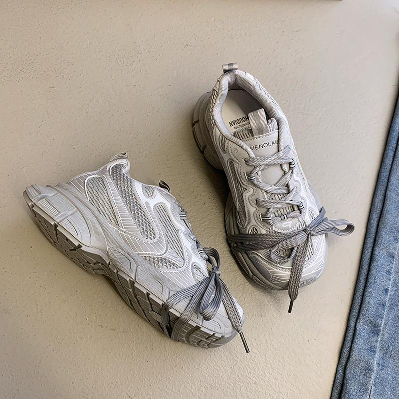 2024 neues Laufstegmodell, schmutzige Papa-Schuhe für Damen, trendige Retro-Sneakers mit dicken Sohlen für die Straße für Damen.