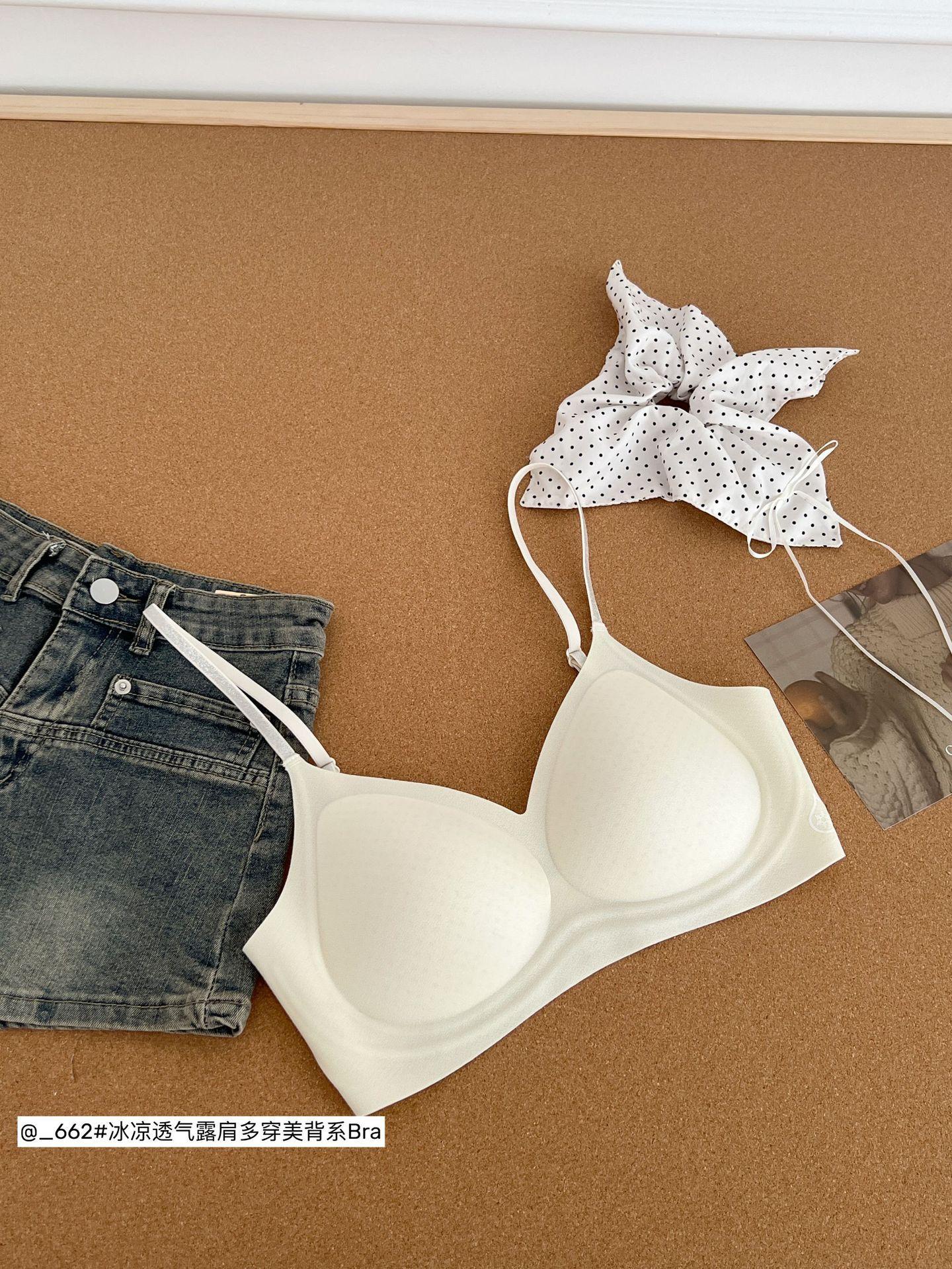 

#Cold and breathable without a trace off the shoulder, a variety of wearing methods, breathable back bra, liquid foundation, underwear 2XL40/90