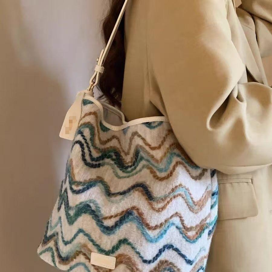 

Retro Wave Pattern Beige Tote Bag Women Bohemian Large Capacity Bucket Shoulder Bag Ladies Fashion Premium Casual Crossbody Bags 25x26x14cm