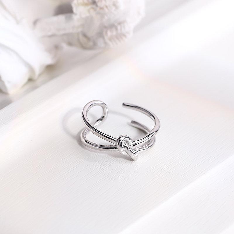 925 Sterling Silver Knotted Minimalist Ring - Cold Aesthetic, Personalized and Fashionable. 925 Silver