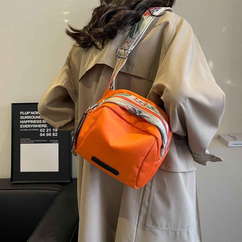 Women's bag early autumn new casual fashion shoulder bag oblique span bag commuter versatile Oxford cloth shell bag
