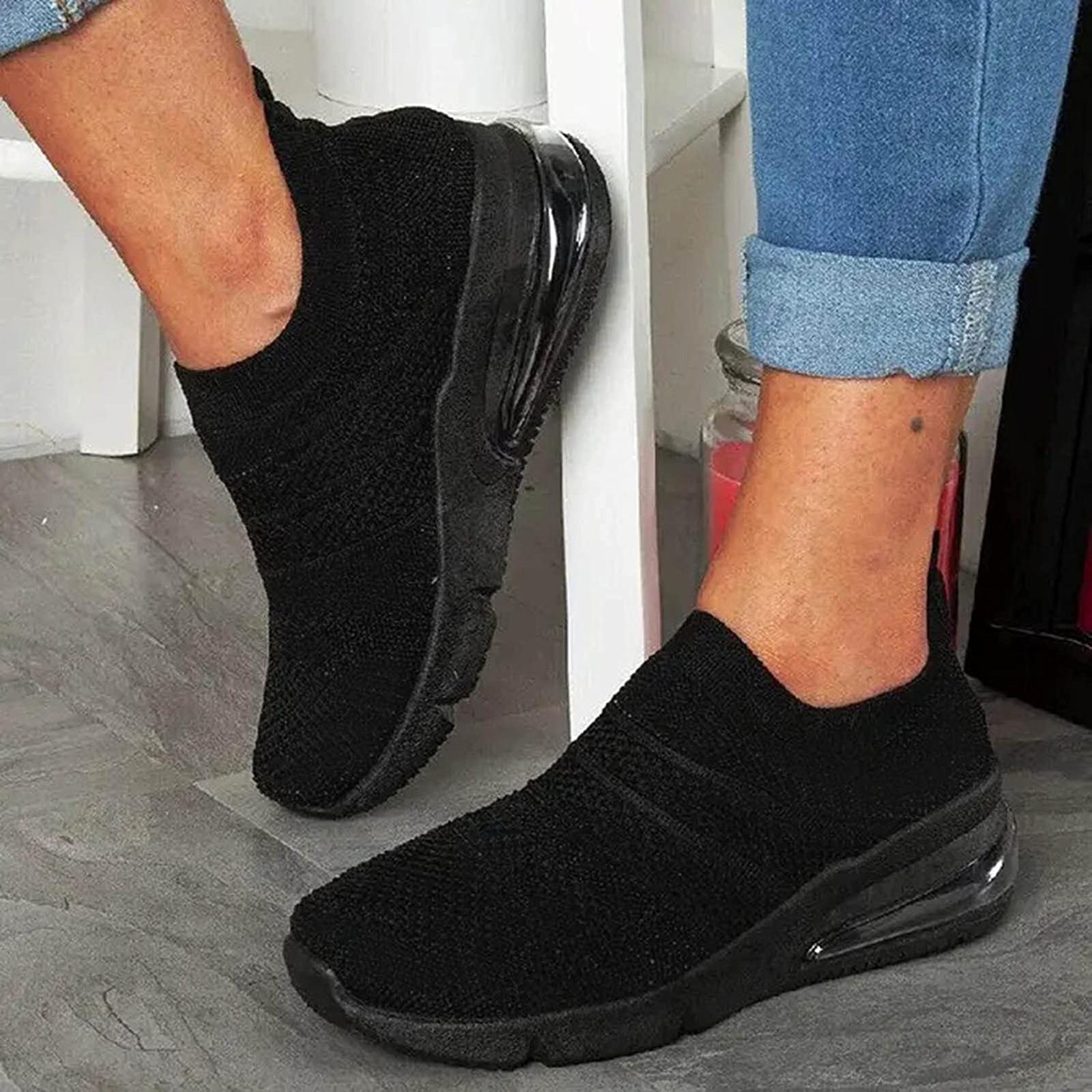 Женские дышащие легкие спортивные кроссовки без шнуровки с сеткой 42 чёрный 2249₽