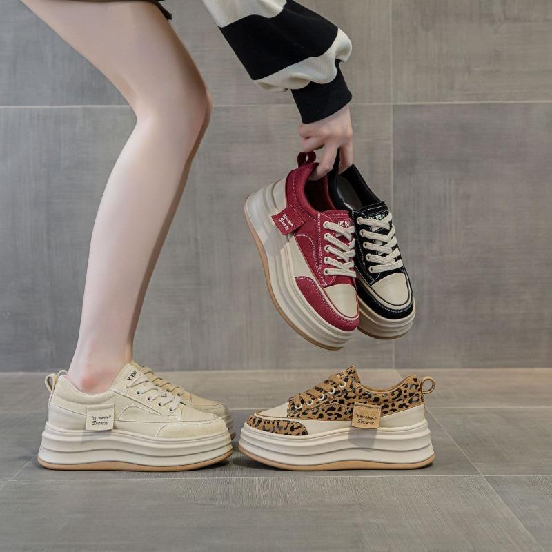 Autumn New Breathable Feet Small Versatile Casual Board Shoes Thick Sole Heightening White Shoes Comfortable and Fashionable