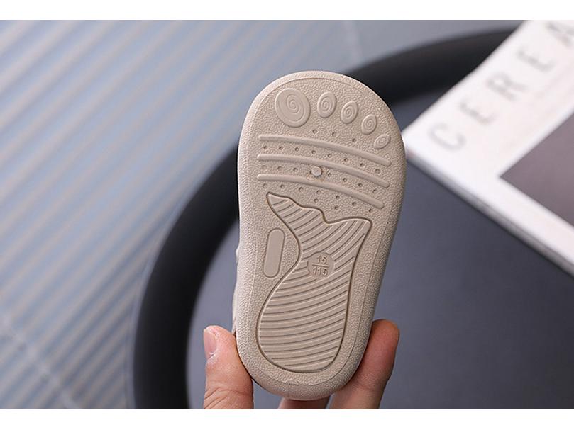 "2024 Summer Baby Sandals: Breathable Mesh, Closed Toe, Soft Sole, Non-Slip Walking Shoes for Boys and Girls" 