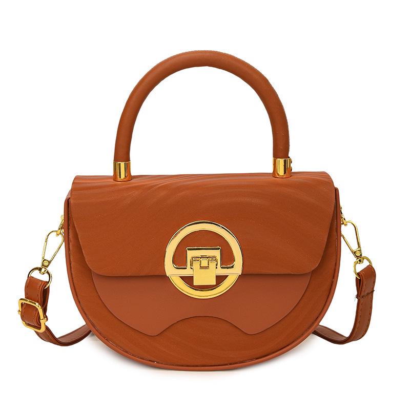 Trendy Retro Shell Bag: Niche Design Crossbody & Handheld Summer Style