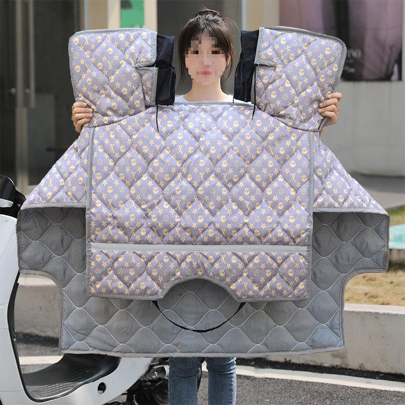 

All-Season Fleece-Lined Electric Motorcycle Windshield Cover: Waterproof, Thin, and Double-Sided Windproof for Winter One-piece