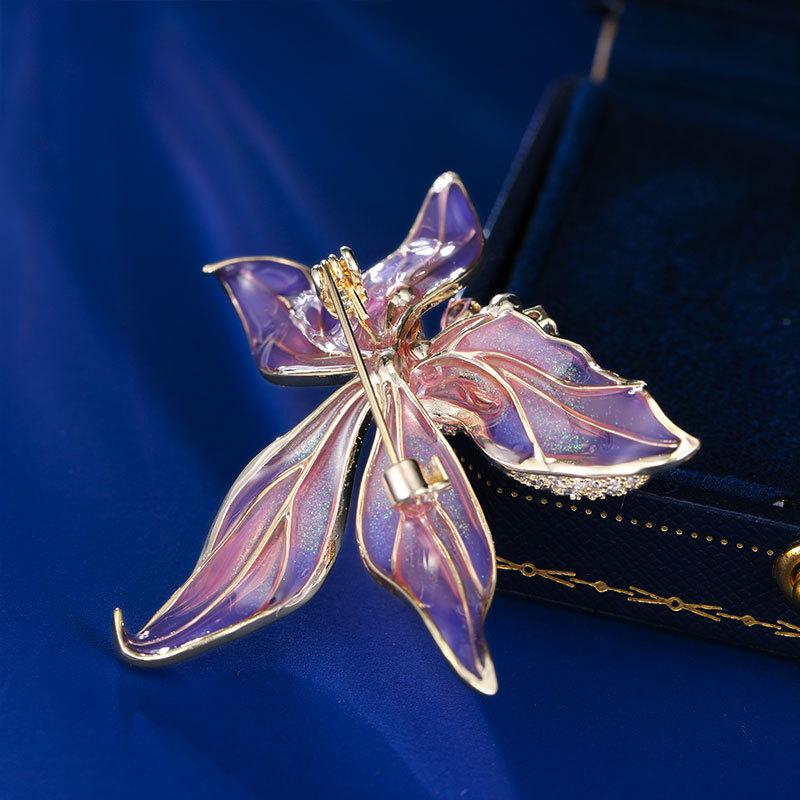 High-end Women's Exquisite Corsage Niche Design Sense Pin Suit Coat Decoration French Iris Brooch