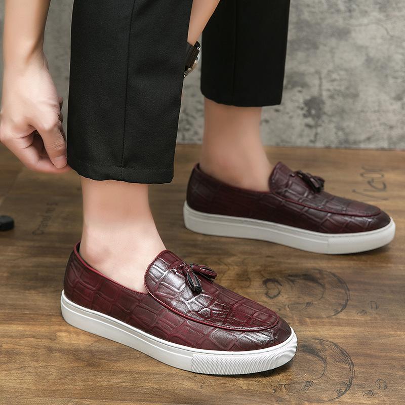 Business and leisure men's board shoes European station large size fashion fringed leather shoes catwalk street shot one pedal loafers