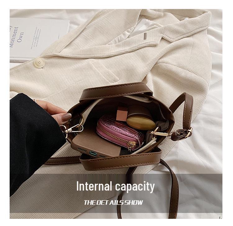 Nische High-End 2025 Herbst Schulter-Tote mit großem Fassungsvermögen: Vielseitige lässige Umhänge-Bucket-Bag