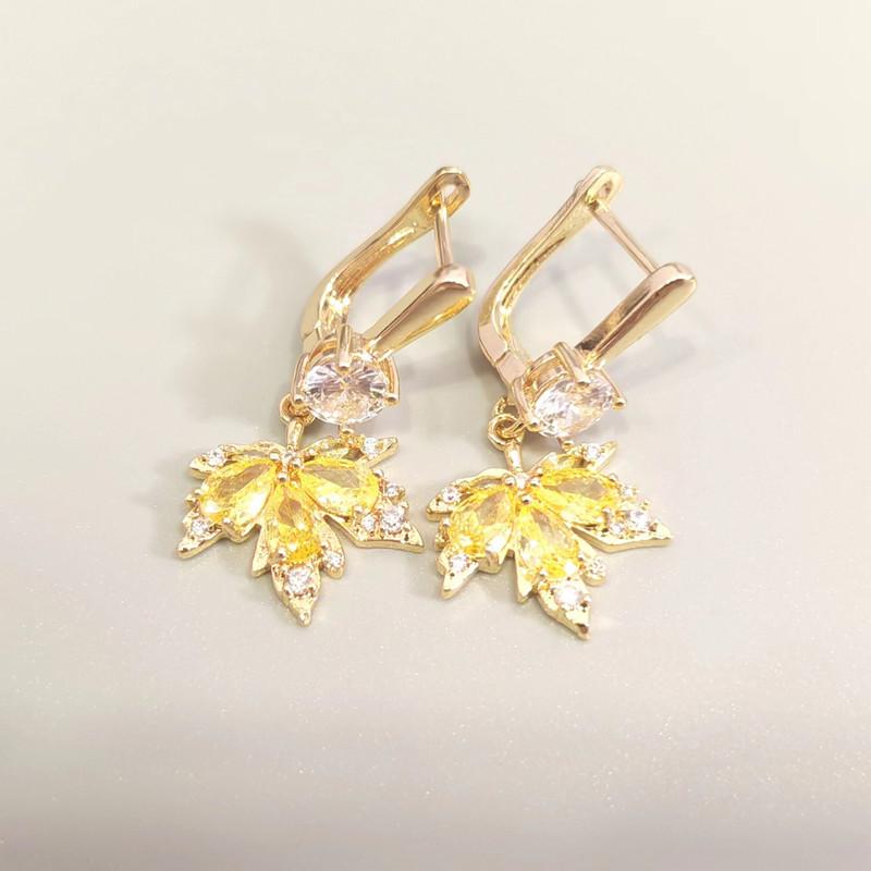 Luxurious Red Zircon Maple Leaf Drop Earrings for Women Fashion Gold Color Earring INS Jewelry Party Accessories