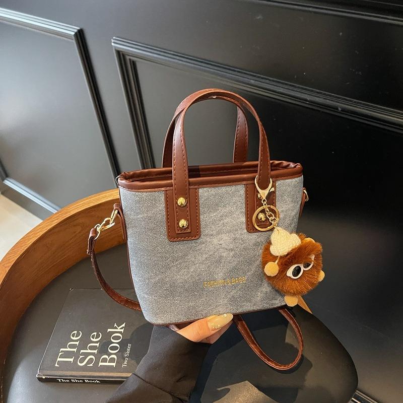 High-end Light Luxury Small Bag Women's New Versatile Messenger Bag Niche Unpopular Portable Bucket Bag Women