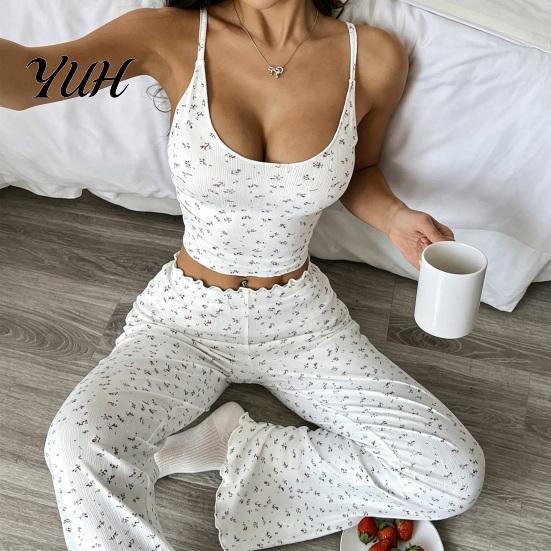 Cute Summer Pajamas with Thin Straps Women Set Floral Print, Sleeveless U Neck Lightweight Sleep Sets for Vacation Camisole And Pants, Sexy