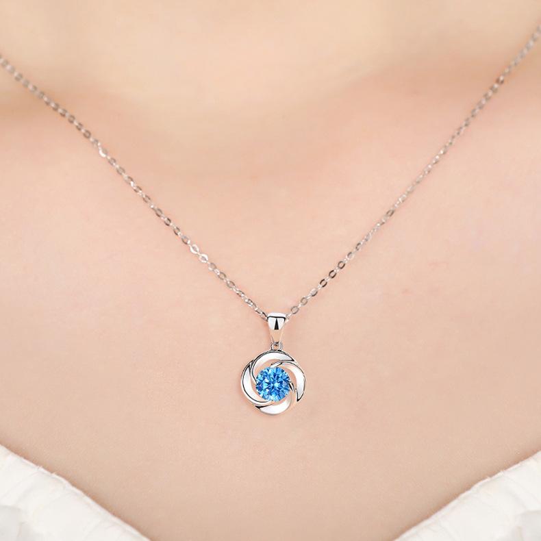 

Ожерелье с четырьмя листочками клевера на удачу с подвеской в виде вечного сердца на короткую ключицу