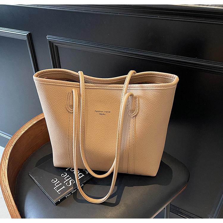 Retro Tote Bag Women's New Fashionable Simple Large-capacity Armpit Bag Casual Versatile Commuter Shoulder Bag