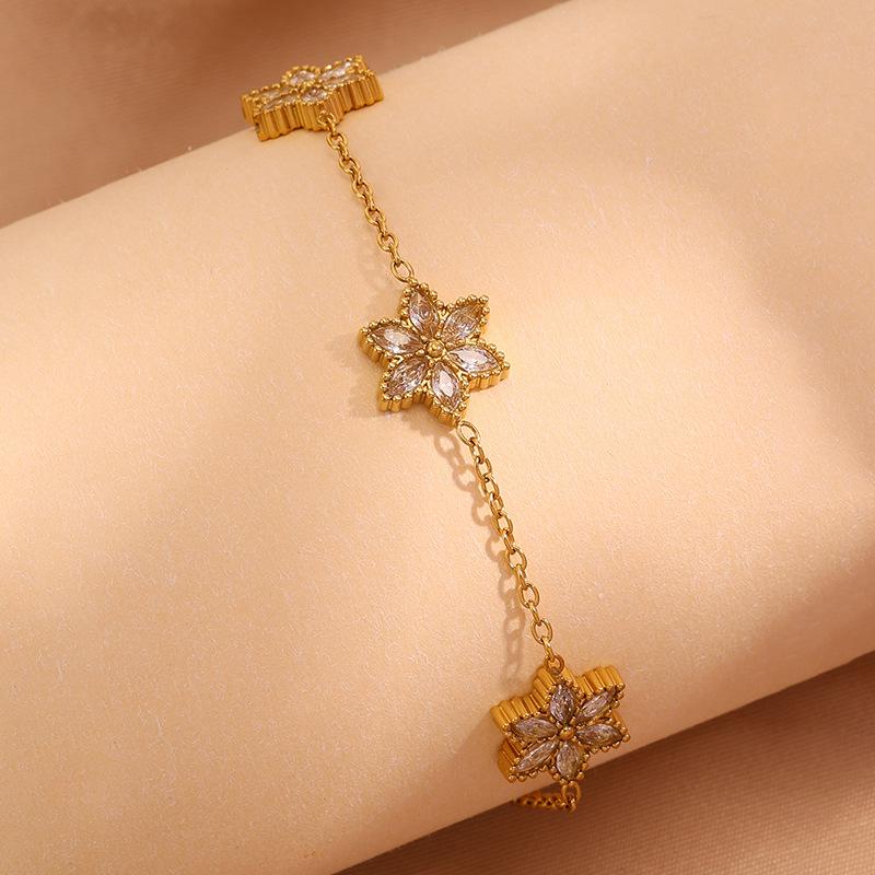 Luxury Hexagram Bracelet for Women, High-End European and American Fashion Zircon Star Titanium Steel Bracelet, Niche Accessory