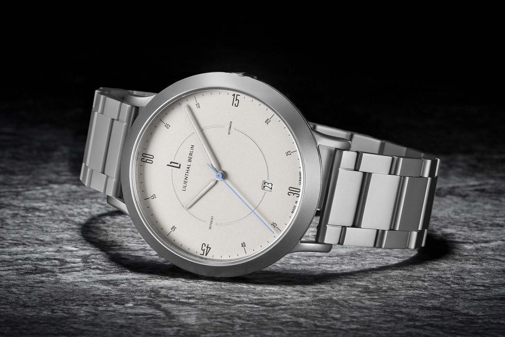 Lilianthal Berlin Zegarek Automatyczny z Datownikiem i Szkieletem Wykonany w Męskim Tyłu, Niemcy, Srebrny, Z01-101-B040A