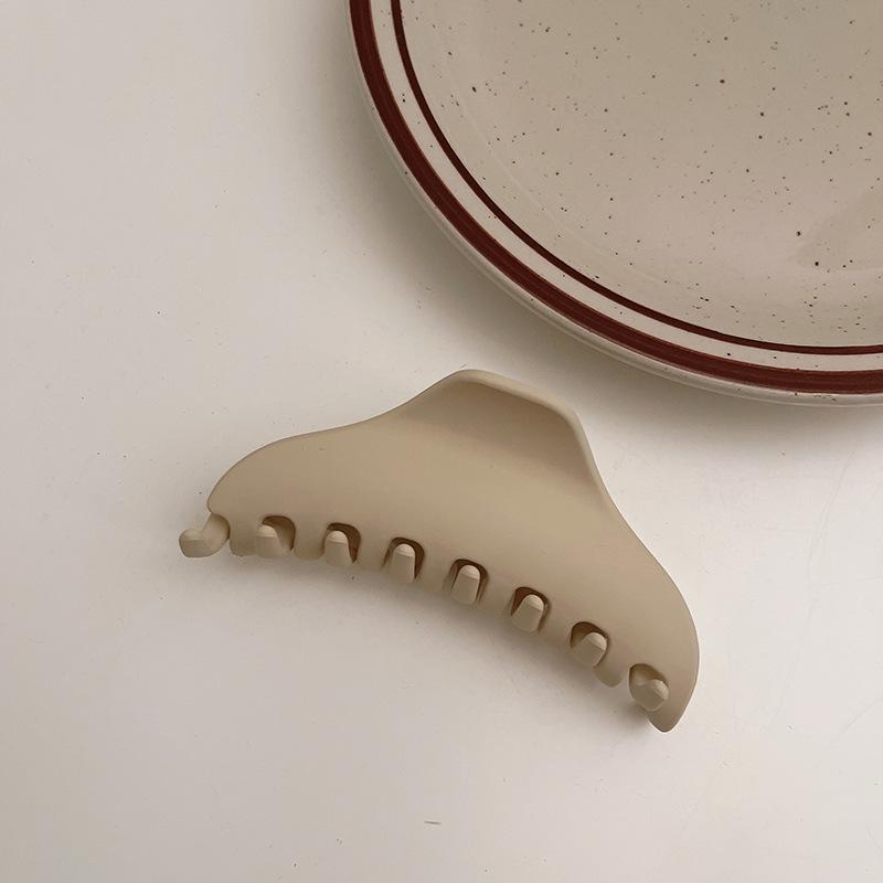 Elegant Autumn/Winter Milk Tea Coffee Hair Clips - Chic Hair Claws for a Celebrity Look