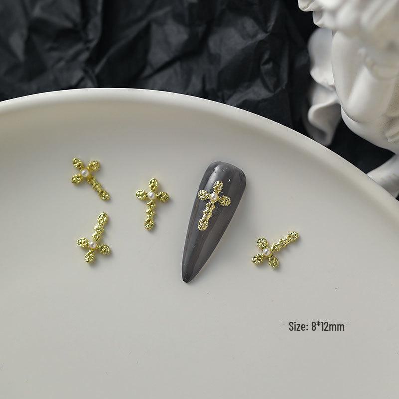 Saturn Queen Mother Cross Nail Art: Argint retro cu perle și accente de diamant
