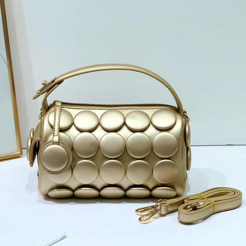 

Fashionable Women s Handbag Handmade Bag Buttons Classic All-matching Single-shoulder Cross-body Pillow 23x11x13 CM золотистый