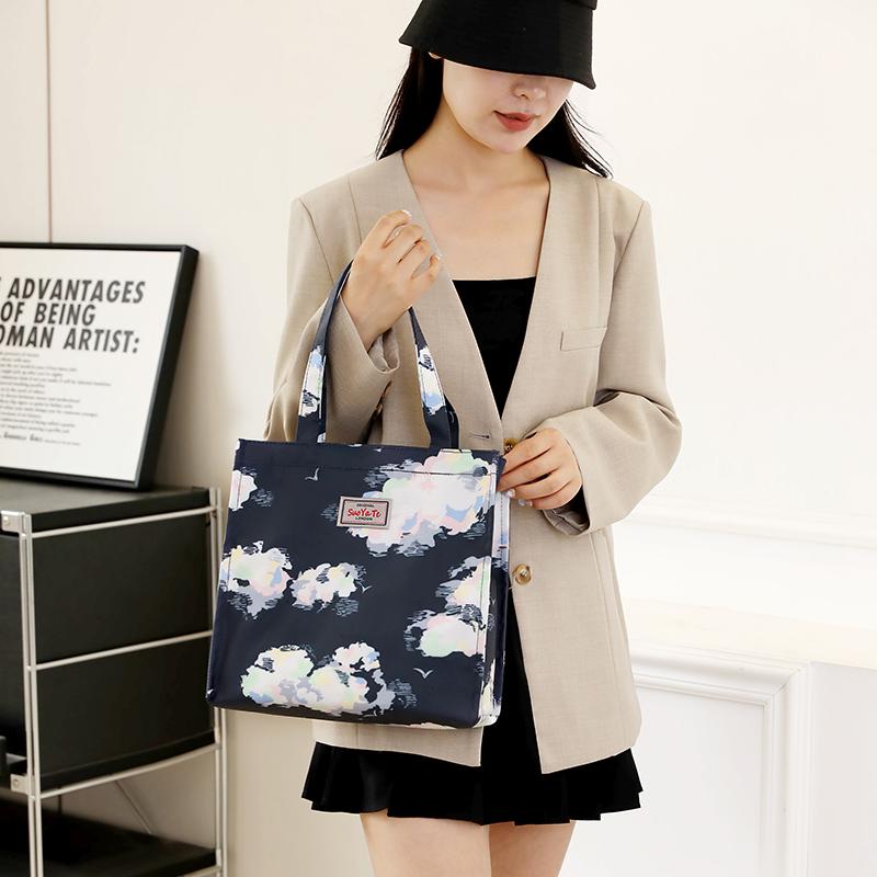 Women's Large Capacity Letter Print Handbag Nylon Shoulder Bag Student Tote Bag