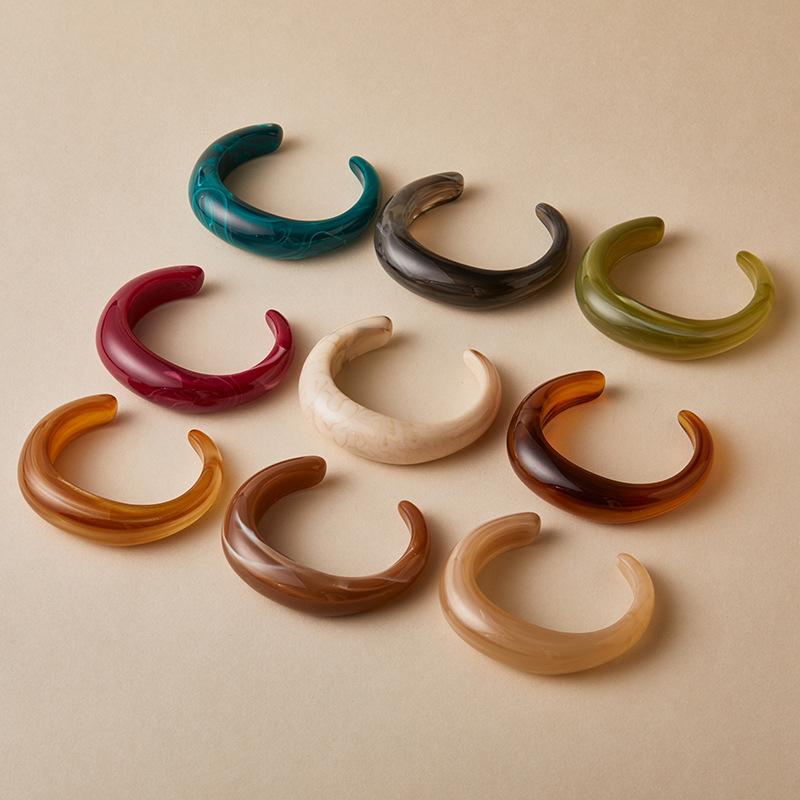 Fashion Unique Irregular Acrylic Cuff Bracelets For Women Simple Texture Multicolor Geometric Open Bangle Female Jewelry