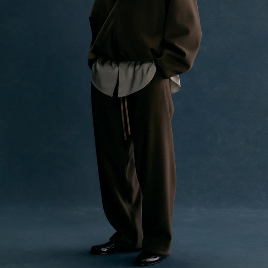 Fear of God Essentials Gebürstete Relaxed Hose Braun Herren Hosen 130HO244705F