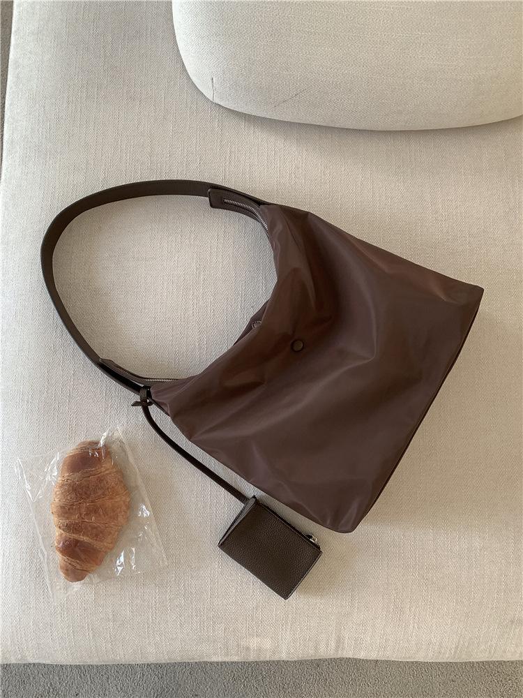 

Весенняя женская повседневная сумка для поездок на работу, новая модная сумка через плечо, высококачественная, большой вместимости, женская нейлоновая сумка кофейный