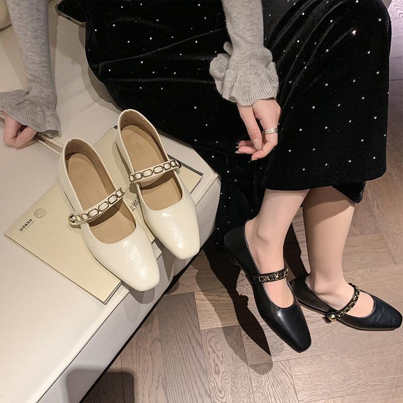 French retro single shoes women's 2025 spring and autumn new low-heeled square head shallow mouth one-word buckle with shallow mouth Mary Jane shoes