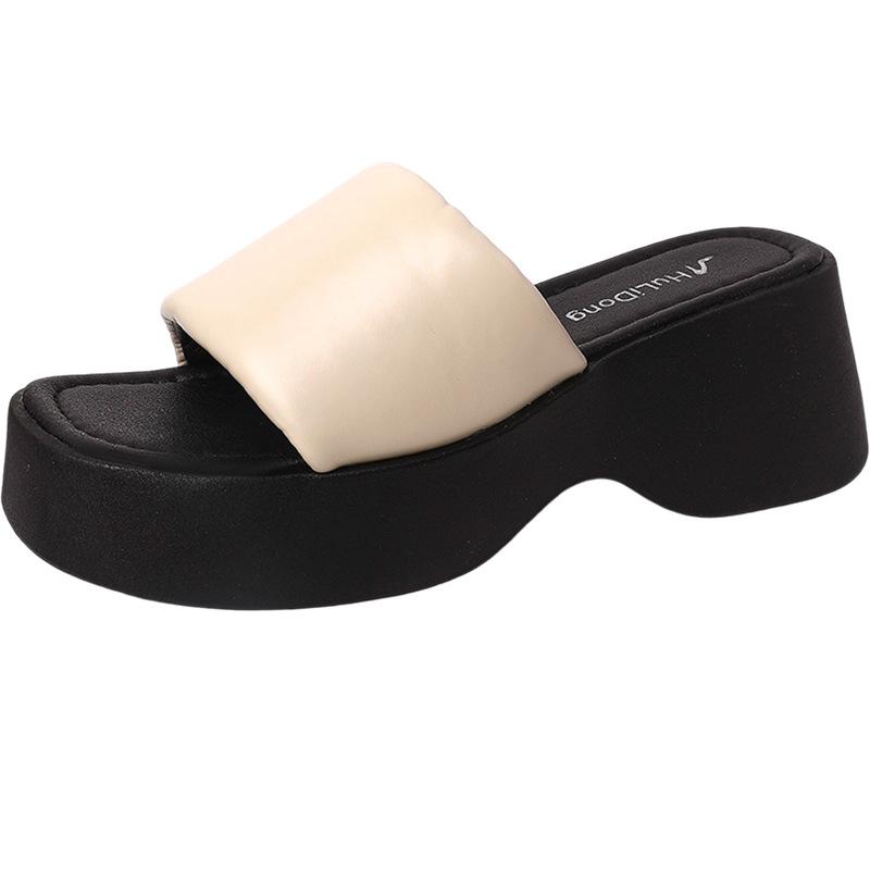 Korean version of thick-soled one-word slippers women's 2025 summer new wear simple and comfortable small height-increasing sandals