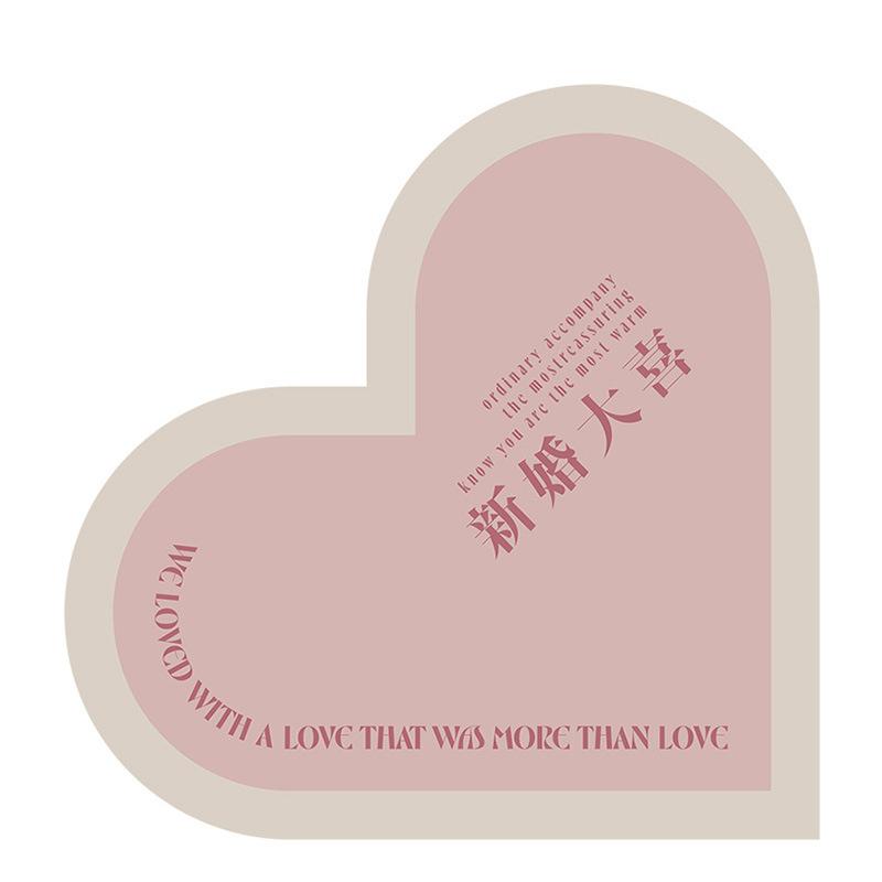 Tapete de Chão Absorvente de Água em Lama Diatomácea em Forma de Coração Vermelho Festivo Tapete para Porta de Vaso Sanitário Layout de Casa Nova Tapete Antiderrapante para Banheiro