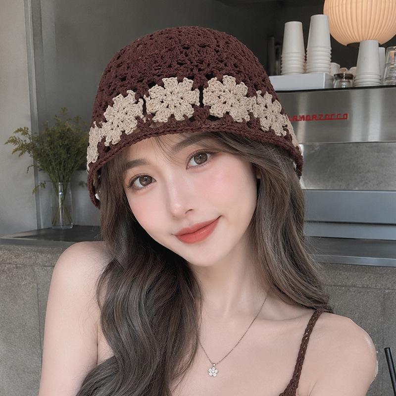 Black and white contrasting colors hand-crocheted hollow headgear girls spring breathable retro fashion face small pullover hat