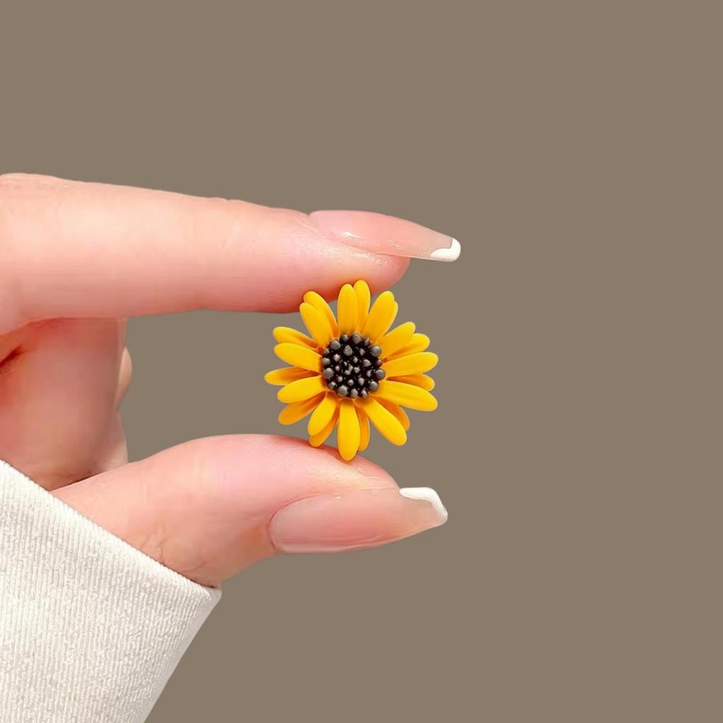 Korean Sunflower Brooch: Elegant Shirt & Dress Pin, Trendy Collar Accessory