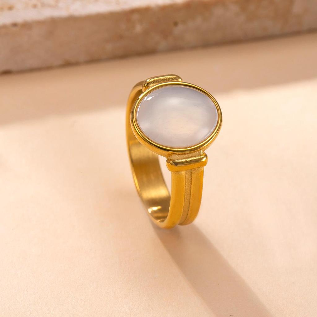 Hot-Selling Stainless Steel French Retro Luxury Couple Ring with Oval Natural Stone