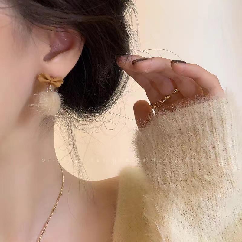 Bow Mink Ball Stud Earrings Women'S Trendy Plush Design Earrings High-End Temperament Earrings