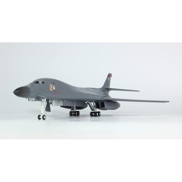 PLATZ 1/144 US Air Force Bomber B-1B Lancer Guam Andersen AB Plastic Model AE144-5 Molded Color
