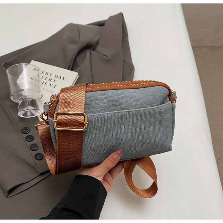 Fashion Messenger Bag Small Square Bag Women's Bag Niche Solid Color New Versatile Simple Women's Shoulder Bag