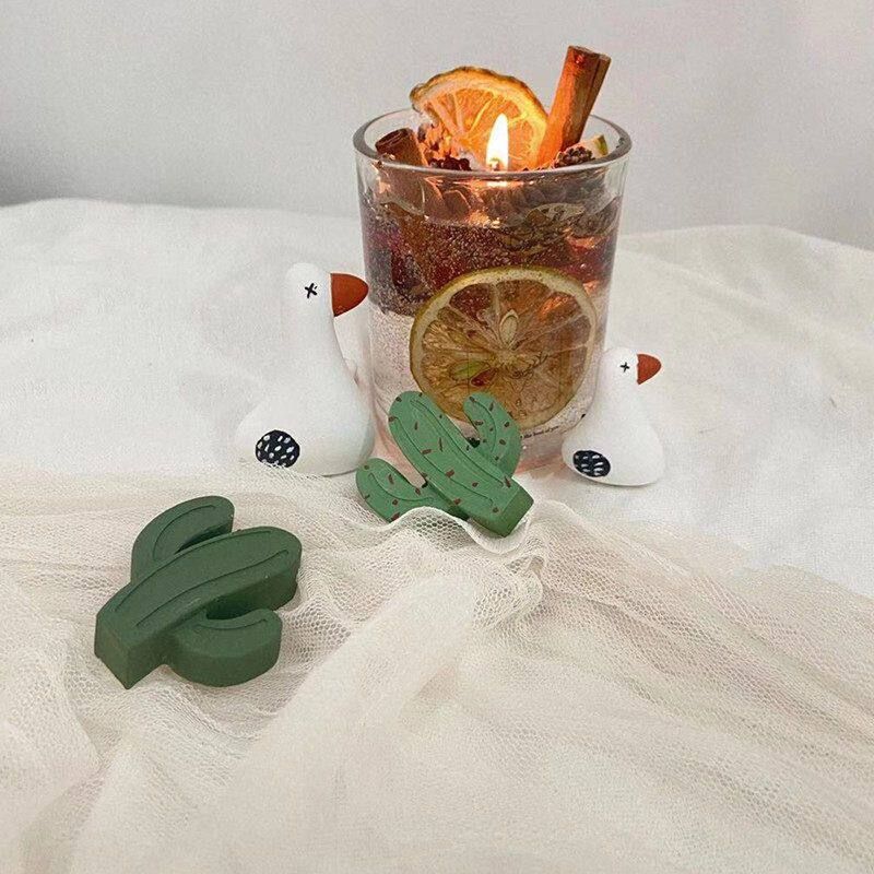 

Car Air Freshener Diffuser Stone Handmade Creative Cute Chubby Girl Air Vent Perfume Clip Car Interior Decoration Fragrance Green cactus