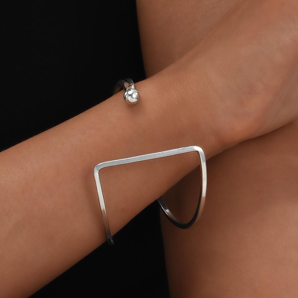 Exaggerated Niche Design Sense Metal Round Bracelet Geometric Personalized Bracelet
